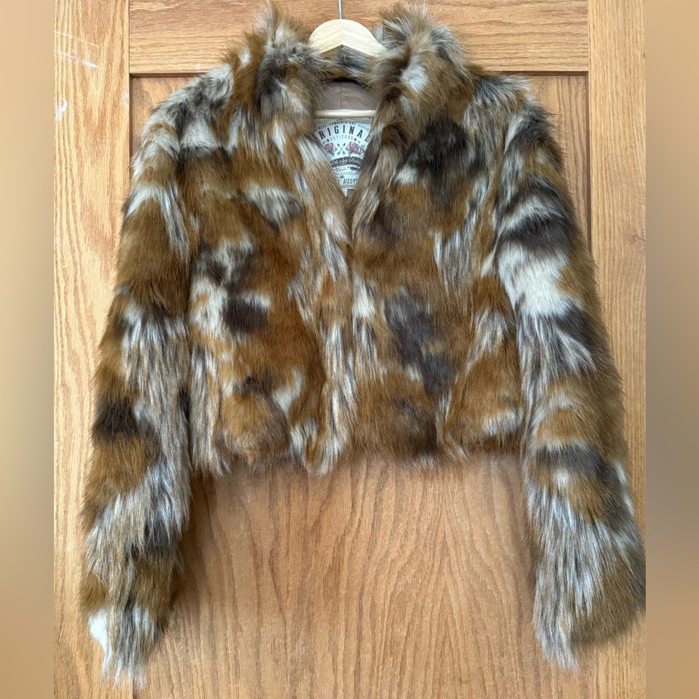 **VINTAGE SPELL AND THE GYPSY COLLECTIVE** Nomad Faux Fur Jacket LIKE NEW! (M/L) - Picture 6 of 8